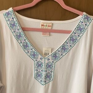 Totem de Style Embroidered White Tunic